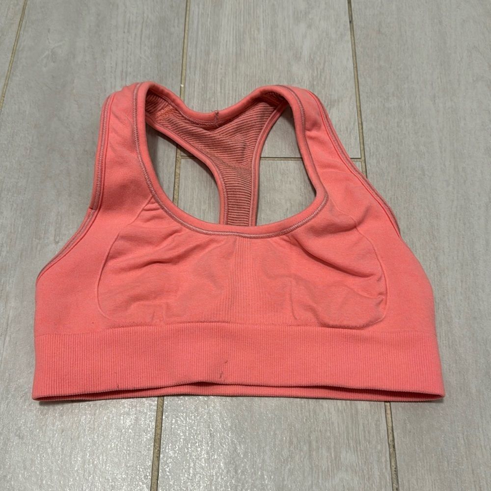 Lululemon pink bra 4